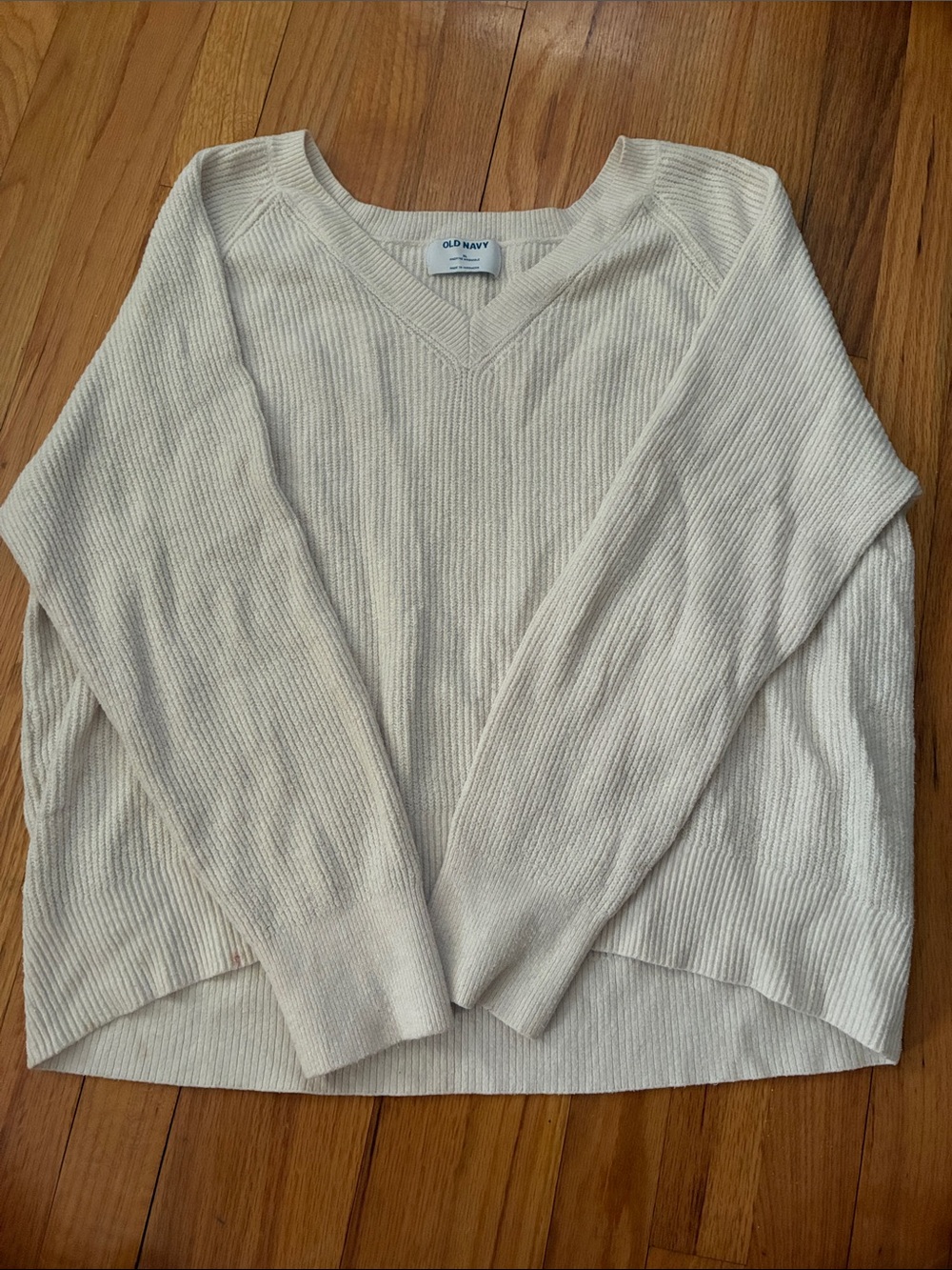 Old Navy Cream V-Neck Ribbed Pullover Sweater